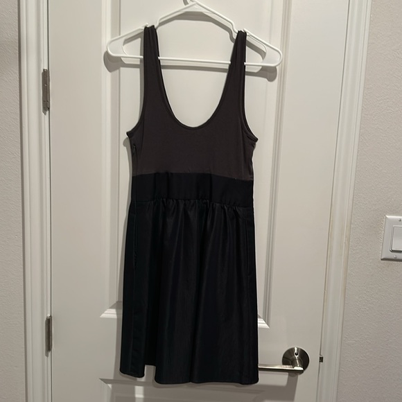 Express color block dress, size 0 - Picture 3 of 4